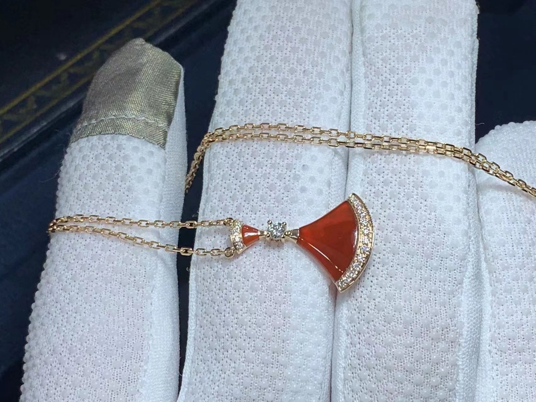 18k rose gold rubies and diamonds bvlgari divas dream necklace 2