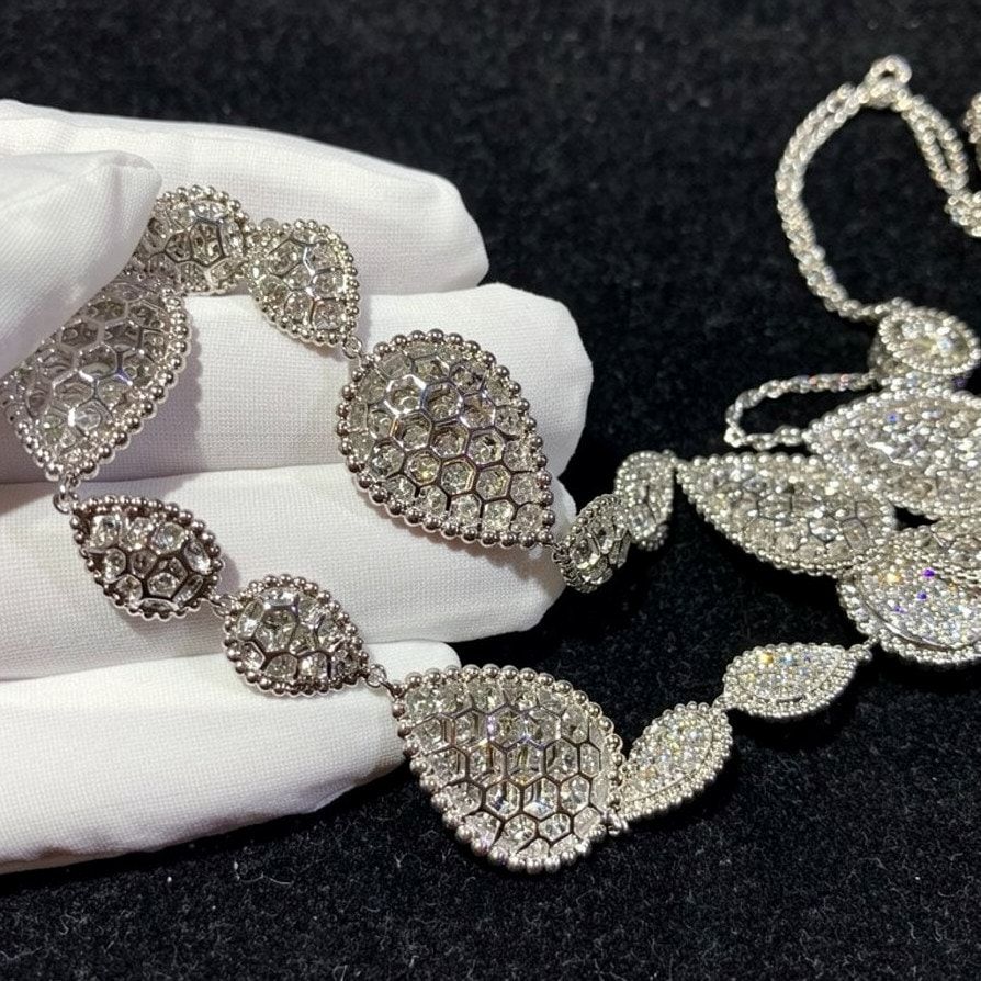 boucheron serpent boheme pompon 18k white gold diamond necklace jcl00923m 2.jpg