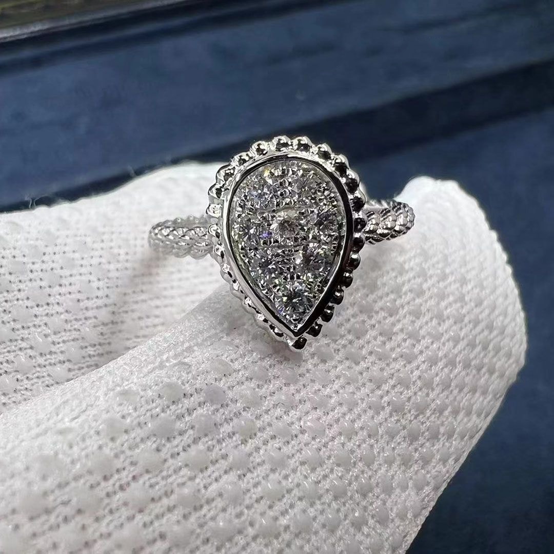 boucheron serpent boheme ring s motif set with pave diamonds in 18k white gold jrg02148