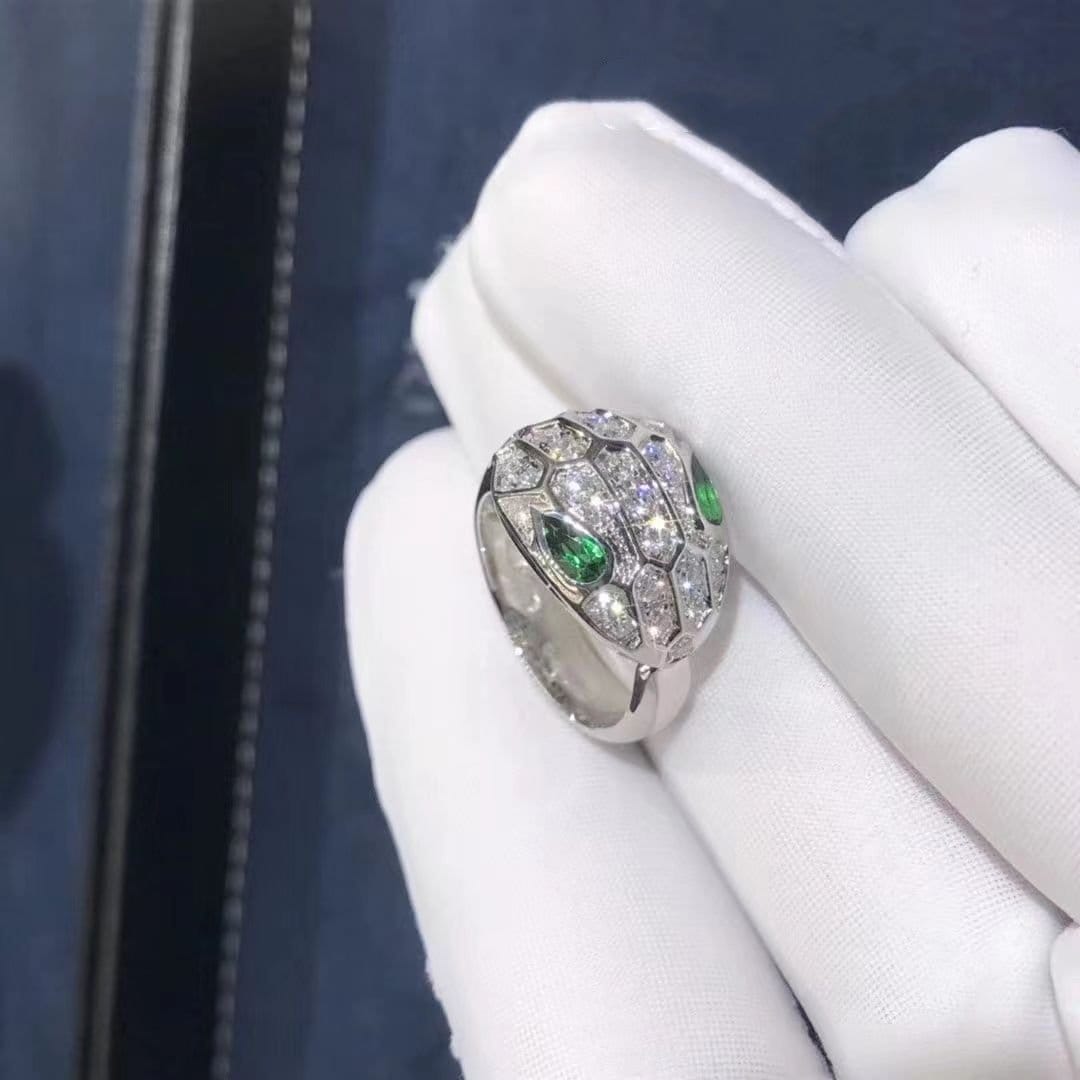 bulgari 18k white gold diamond emerald serpenti seduttori ring (1)