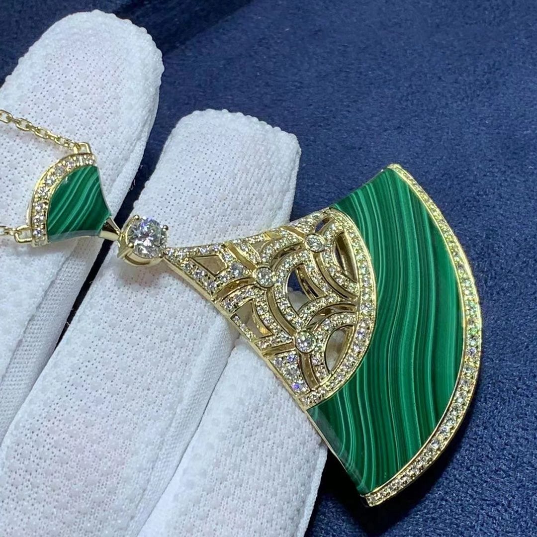 bulgari divas dream 18k yellow gold malachite and diamonds large pendant necklace