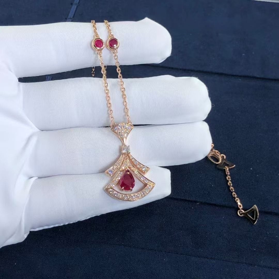 bulgari divas dream necklace rose gold set rubies and diamonds 2