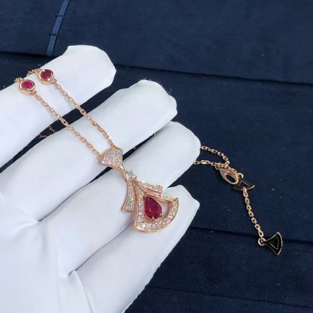 bulgari divas dream necklace rose gold set rubies and diamonds 3