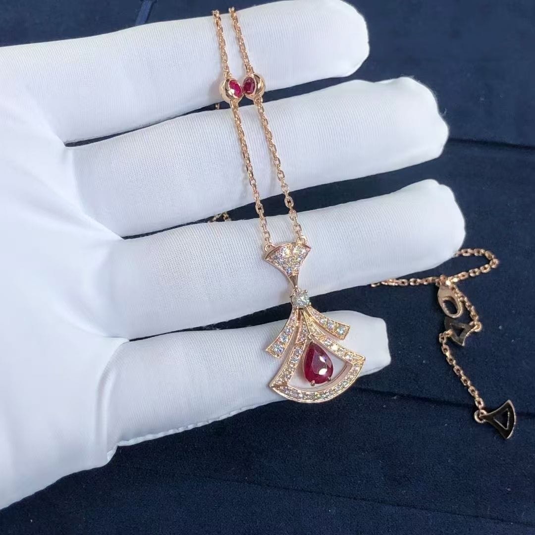 bulgari divas dream necklace rose gold set rubies and diamonds 6
