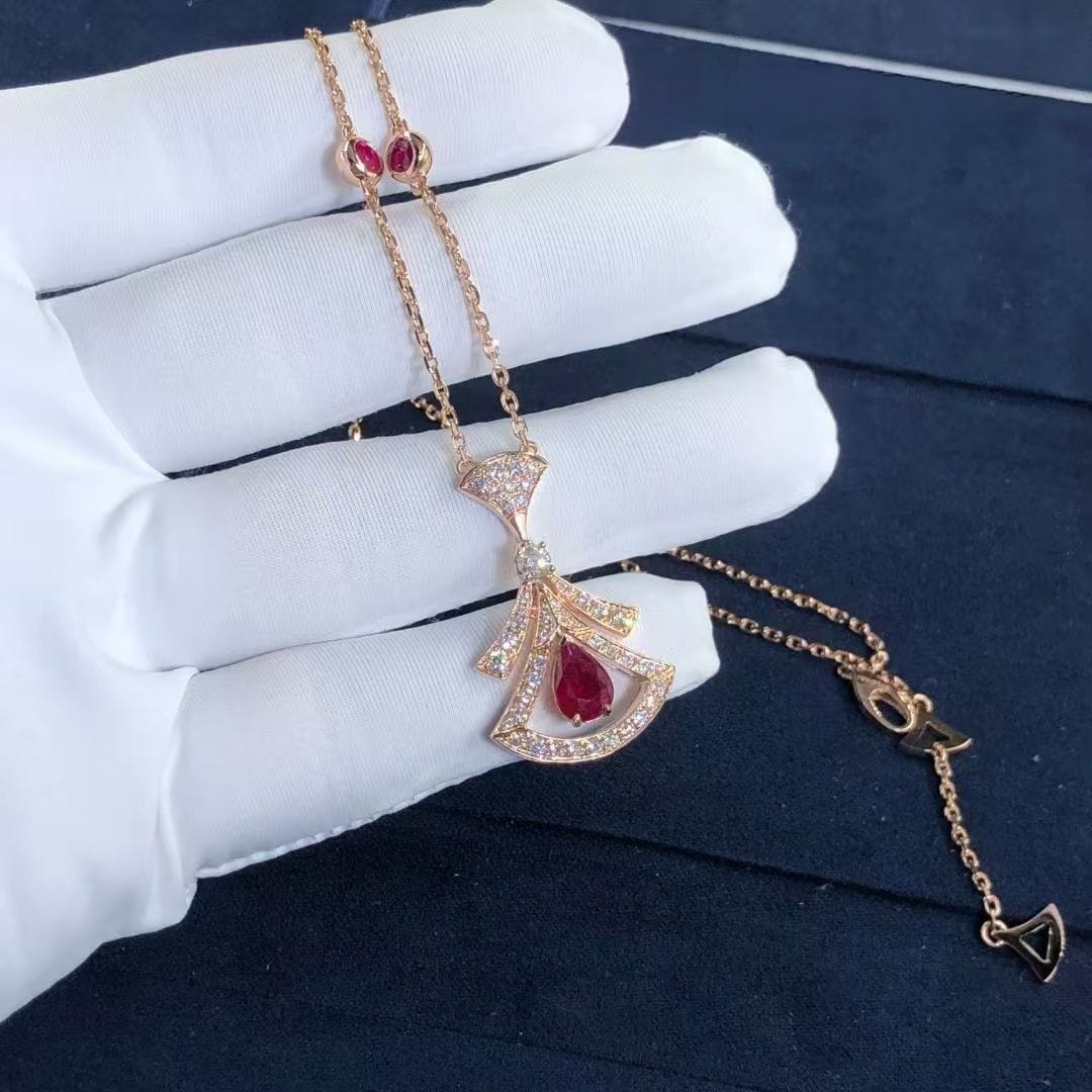 bulgari divas dream necklace rose gold set rubies and diamonds 7