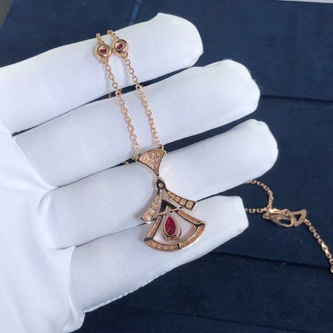 bulgari divas dream necklace rose gold set rubies and diamonds 8