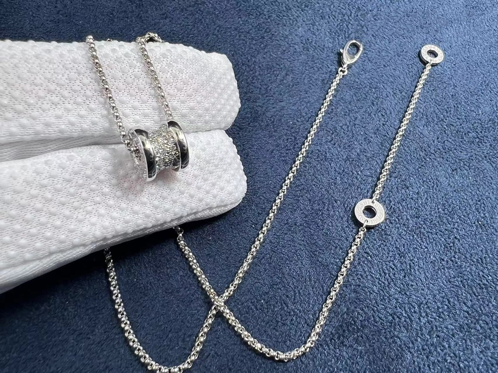 bvlgari b.zero1 necklace with18k gold pendant set with pave diamonds on the spiral 4