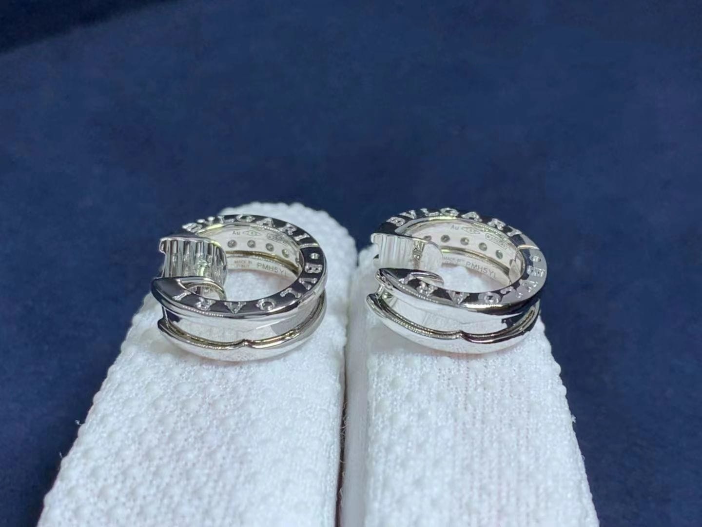 bvlgari b.zero1 small 18 kt white gold set with pave diamonds on the spiral hoop earrings 1