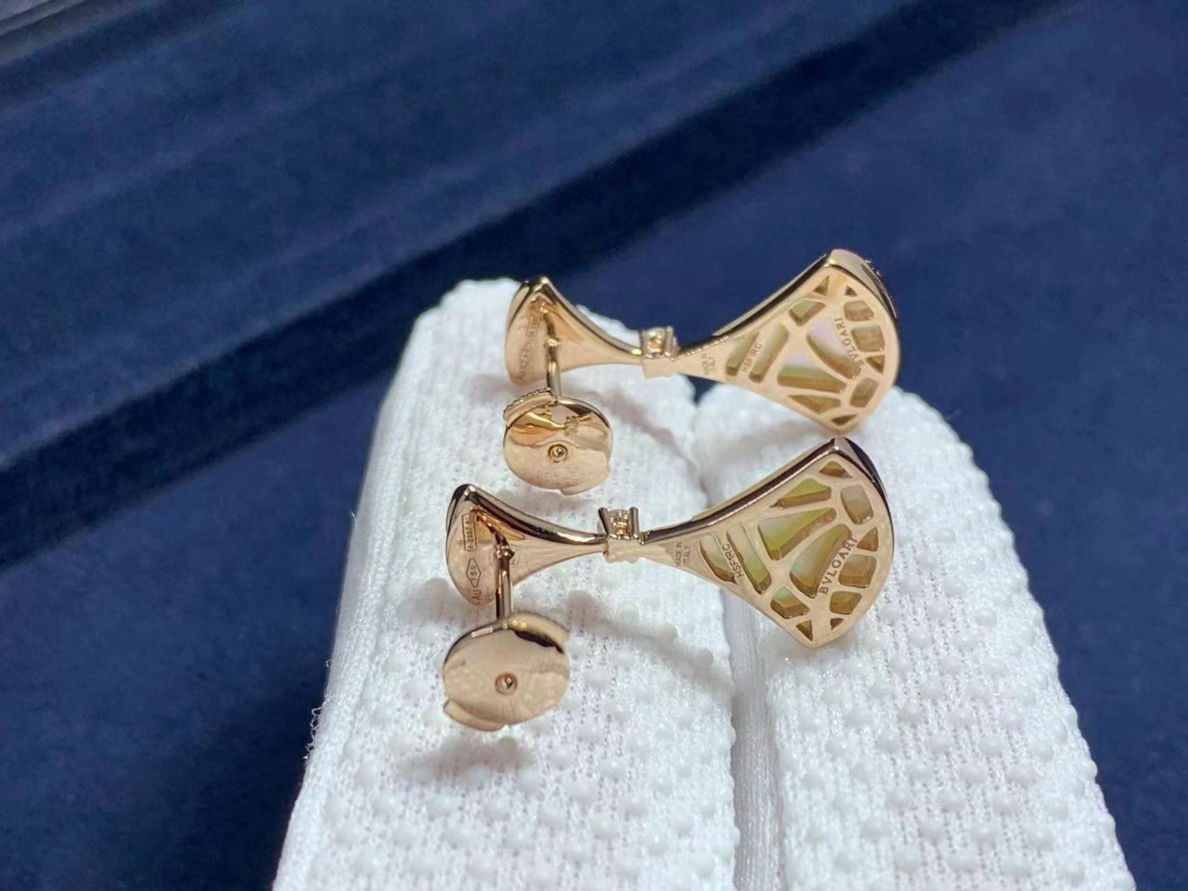 bvlgari divas dream 18k rose gold set with mother of pearl elements diamonds earrings 2