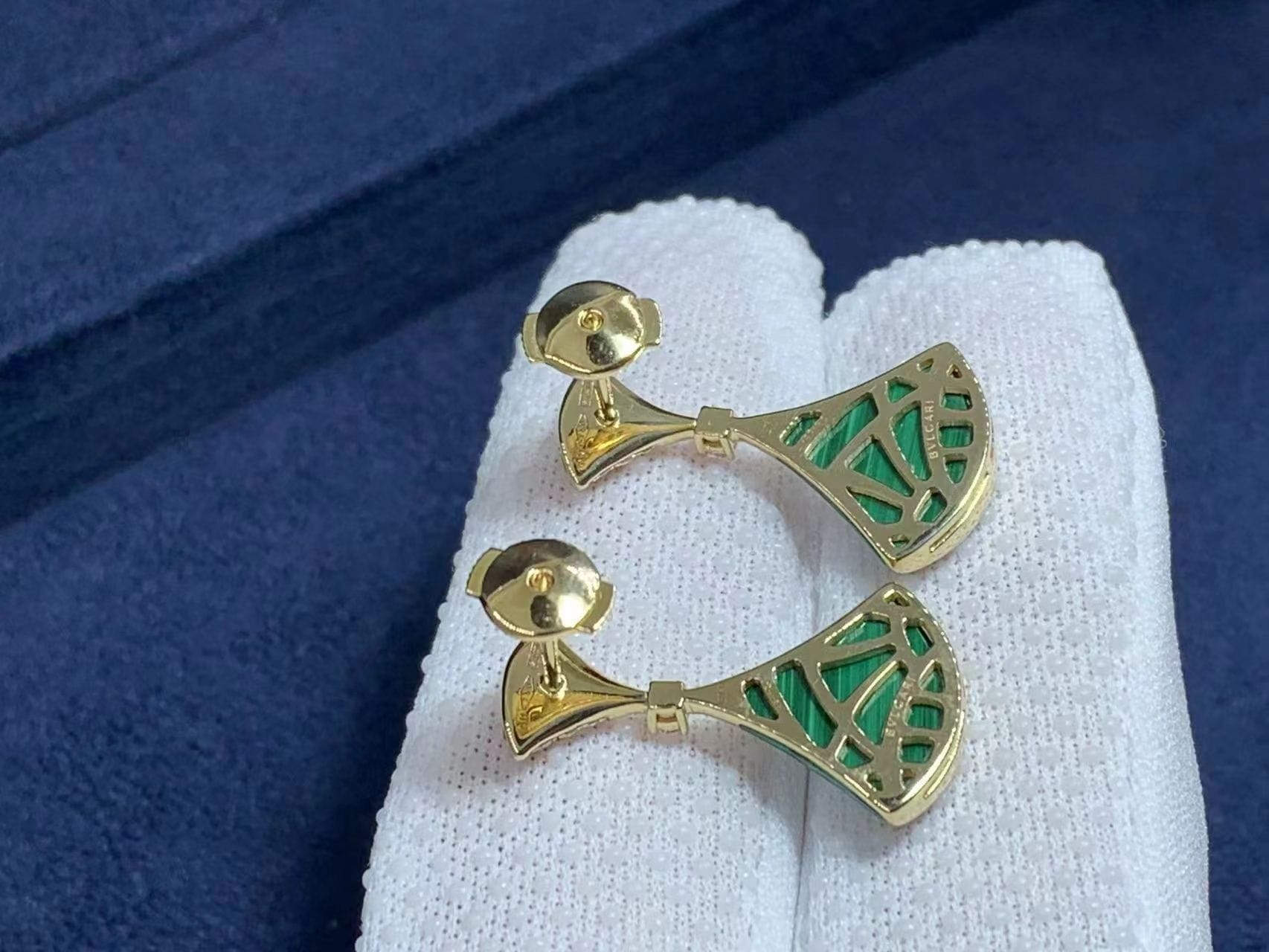 bvlgari divas dream 18k yellow gold malachite and diamond earrings 2