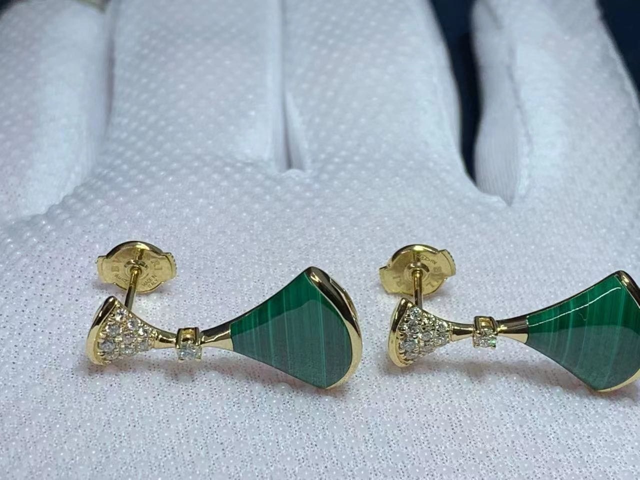bvlgari divas dream 18k yellow gold malachite and diamond earrings 5