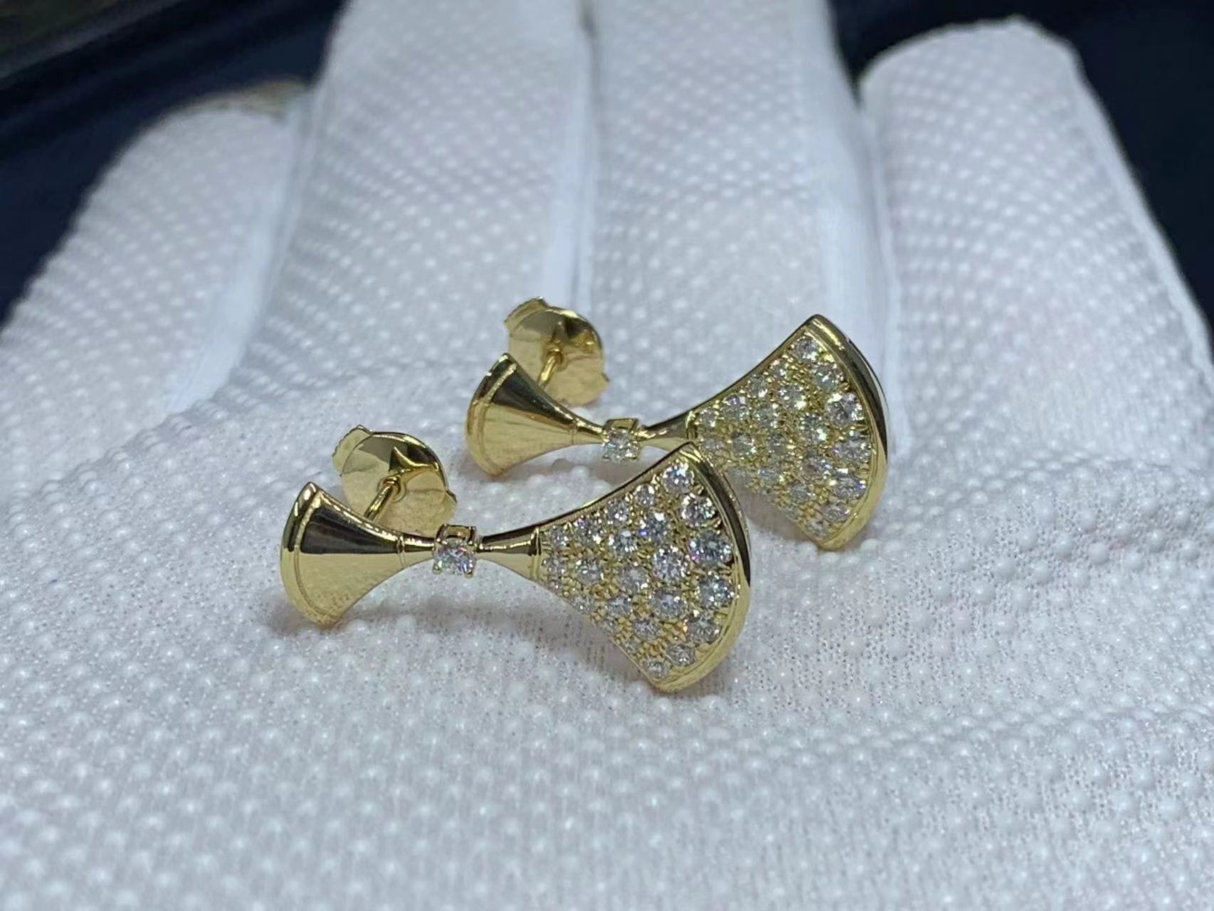 bvlgari divas dream 18k yellow gold pave diamonds earrings 4