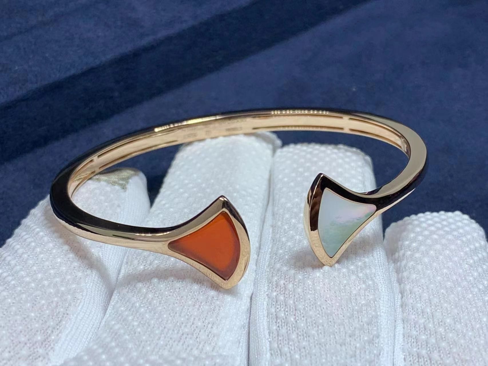 bvlgari divas dream carnelian mother of pearl 18k rose gold open cuff bracelet 2
