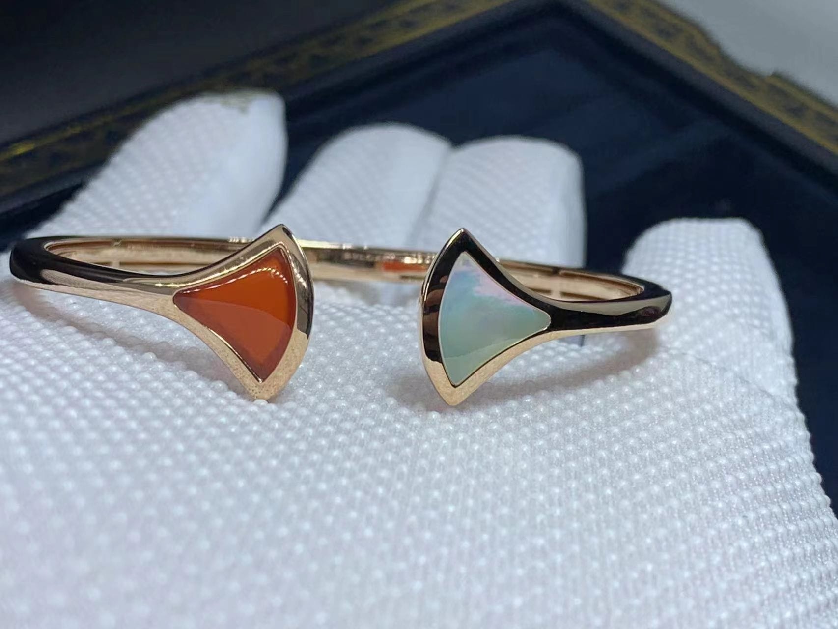 bvlgari divas dream carnelian mother of pearl 18k rose gold open cuff bracelet 6