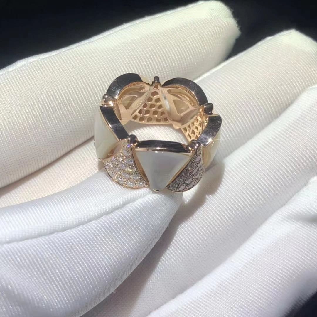 bvlgari divas dream diamond mother of pearl 18k rose gold ring 1