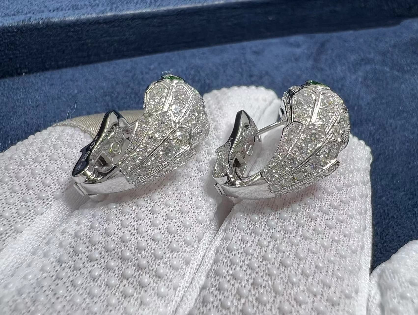 bvlgari serpenti 18k white gold emerald eyes and pave diamonds earrings 354702 2