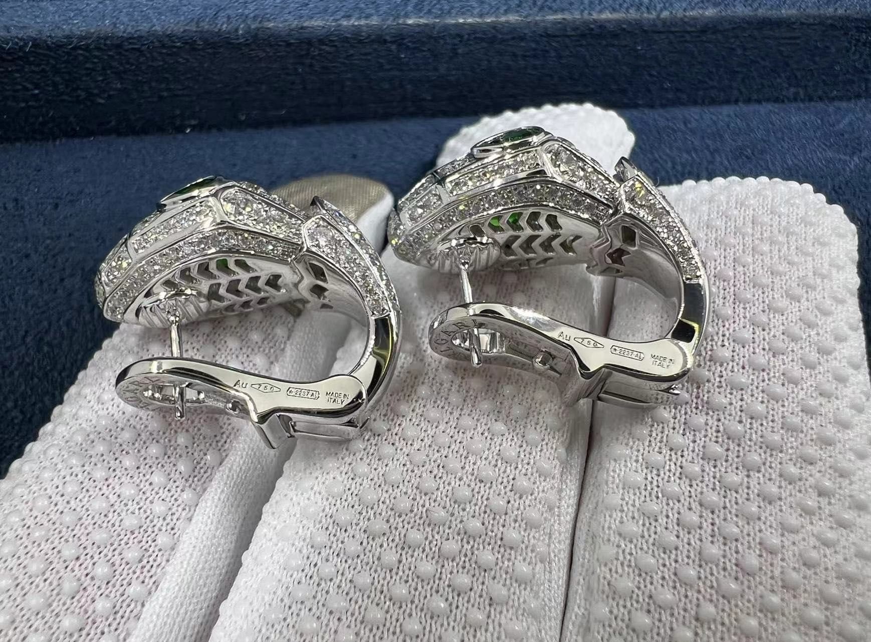 bvlgari serpenti 18k white gold emerald eyes and pave diamonds earrings 354702 4