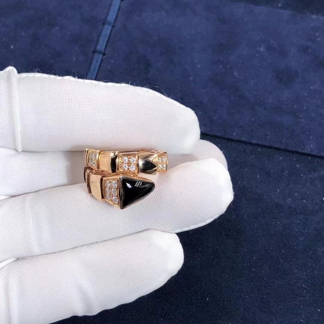 bvlgari serpenti one coil 18k gold set with black onyx elements and demi pave diamonds ring 3