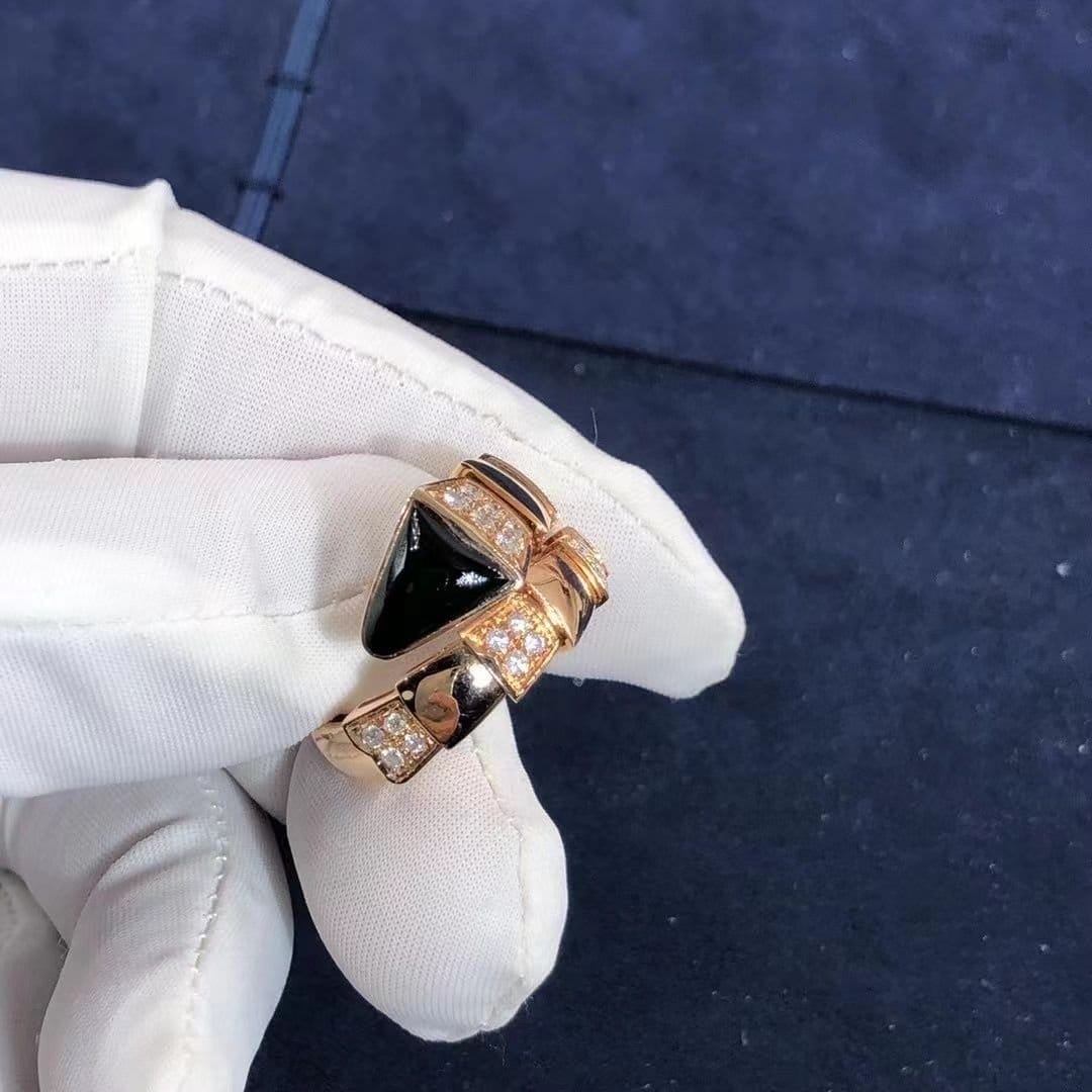 bvlgari serpenti one coil 18k gold set with black onyx elements and demi pave diamonds ring 5