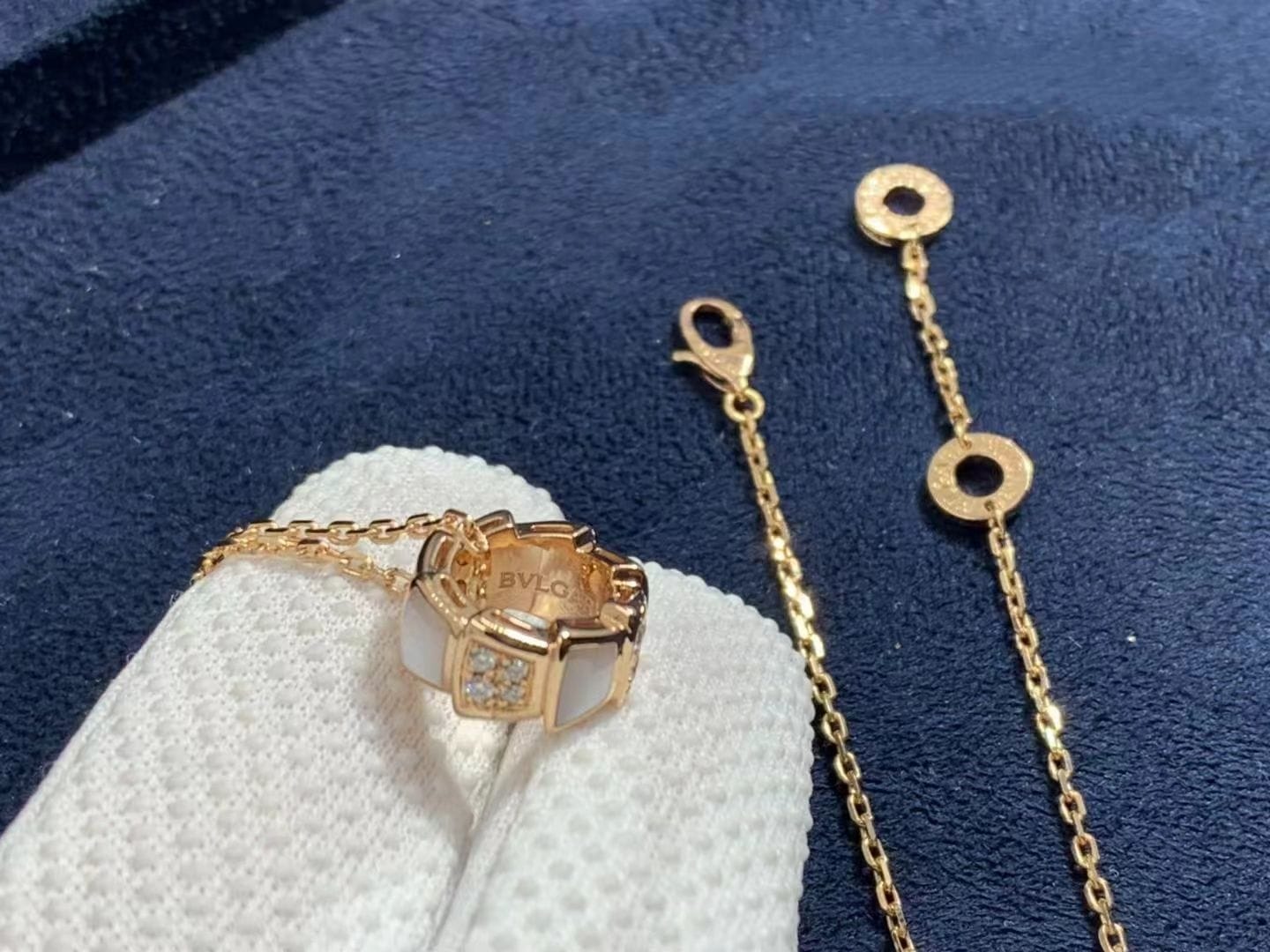 bvlgari serpenti viper 18k rose gold diamond mother of pearl pendant necklace 357095 3