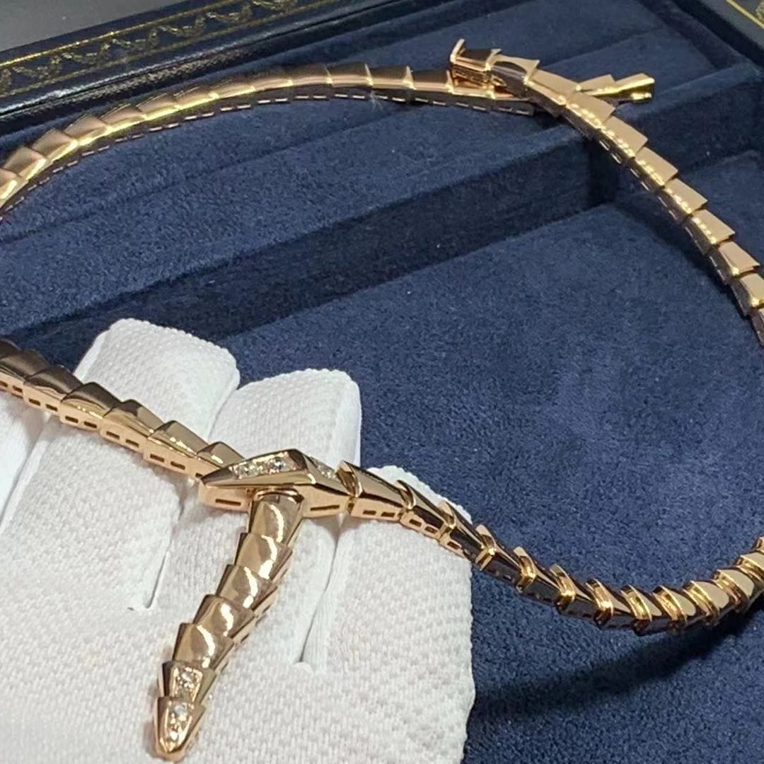bvlgari serpenti viper 18k rose gold with demi pave diamonds necklace 7