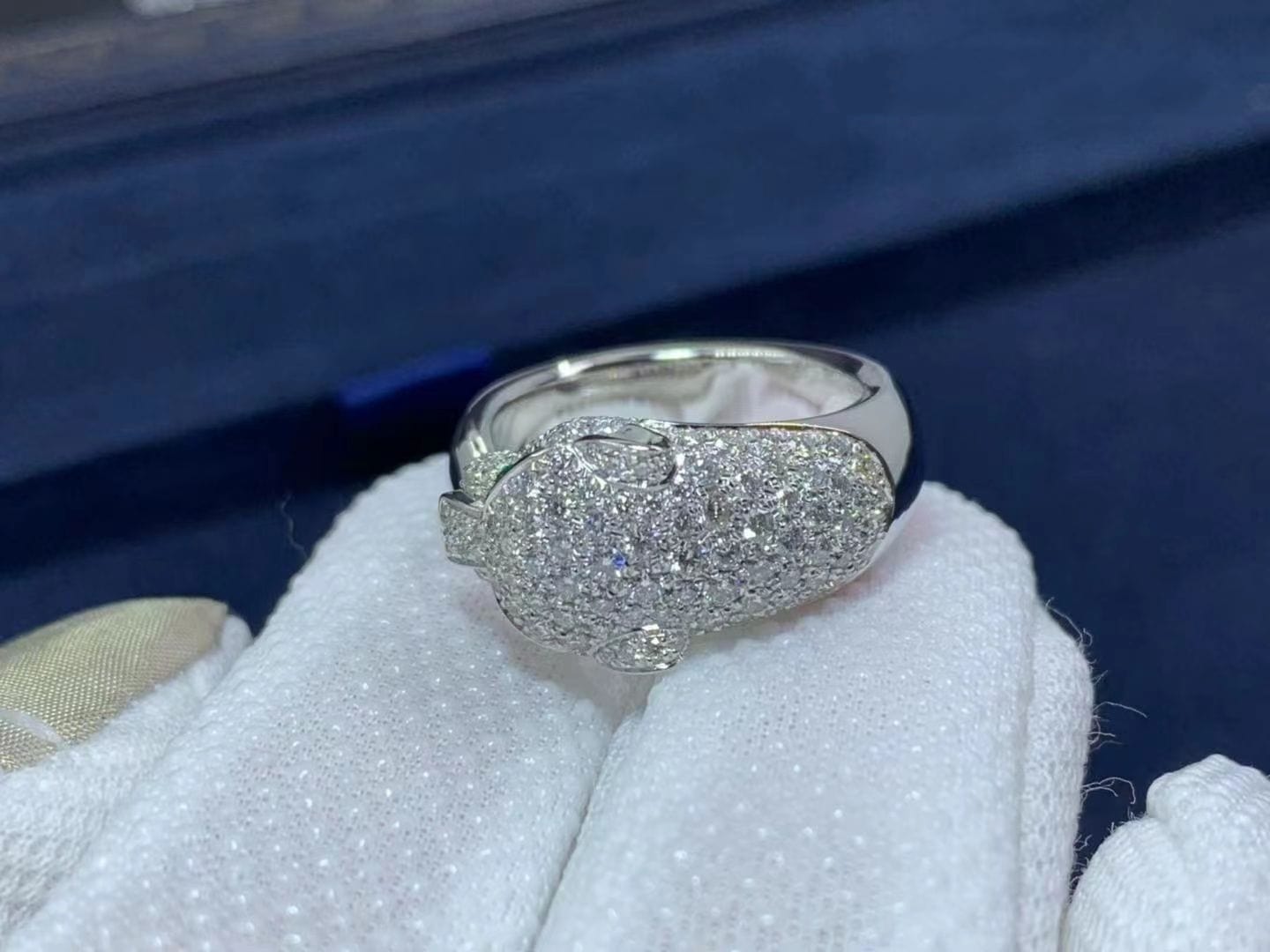 cartier 18k white gold diamond emerald onyx panthere de cartier ring n4224900 1