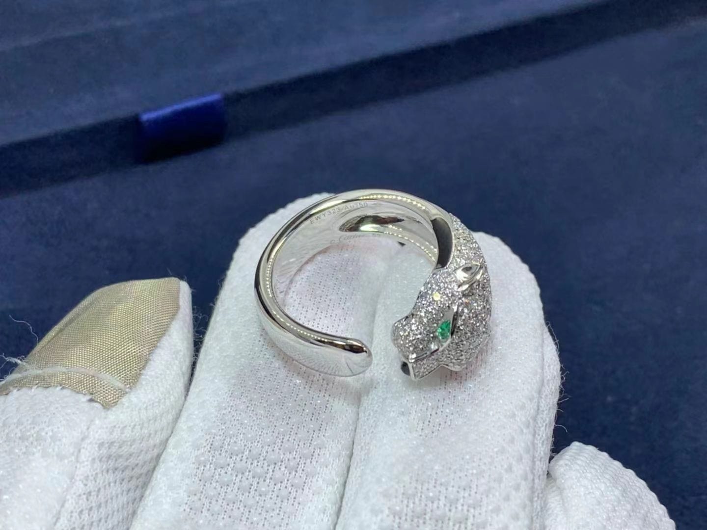 cartier 18k white gold diamond emerald onyx panthere de cartier ring n4224900 5