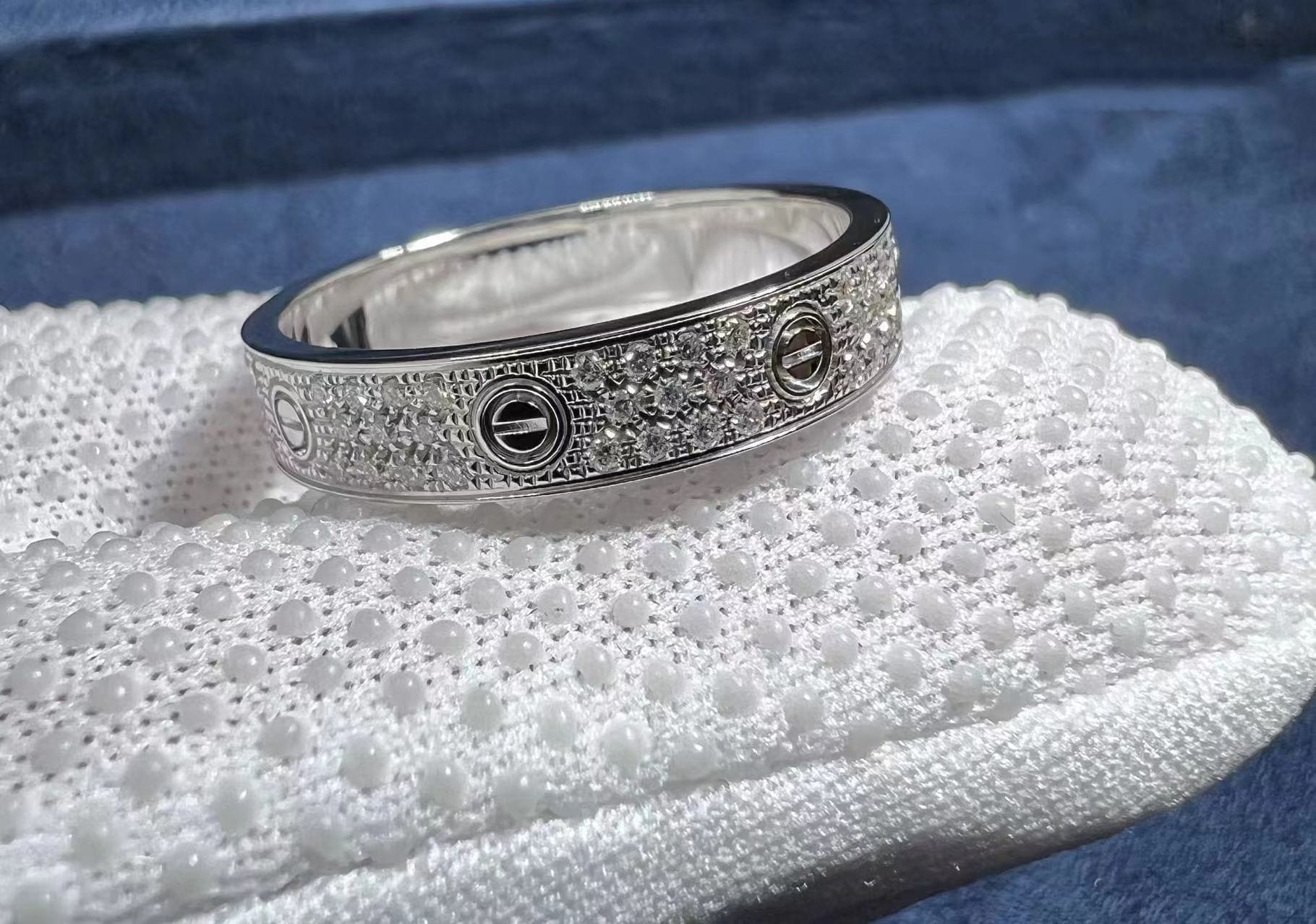 cartier 18k white gold diamond paved 4mm love wedding band ring b4083400 3