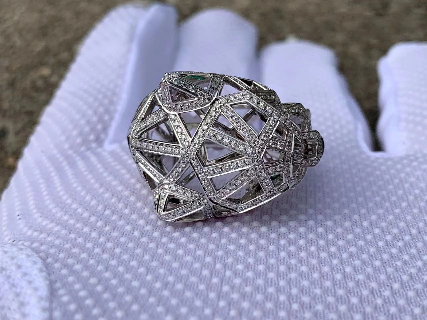 cartier 18k white gold diamond emerald onyx panthere de cartier ring n4768000 1