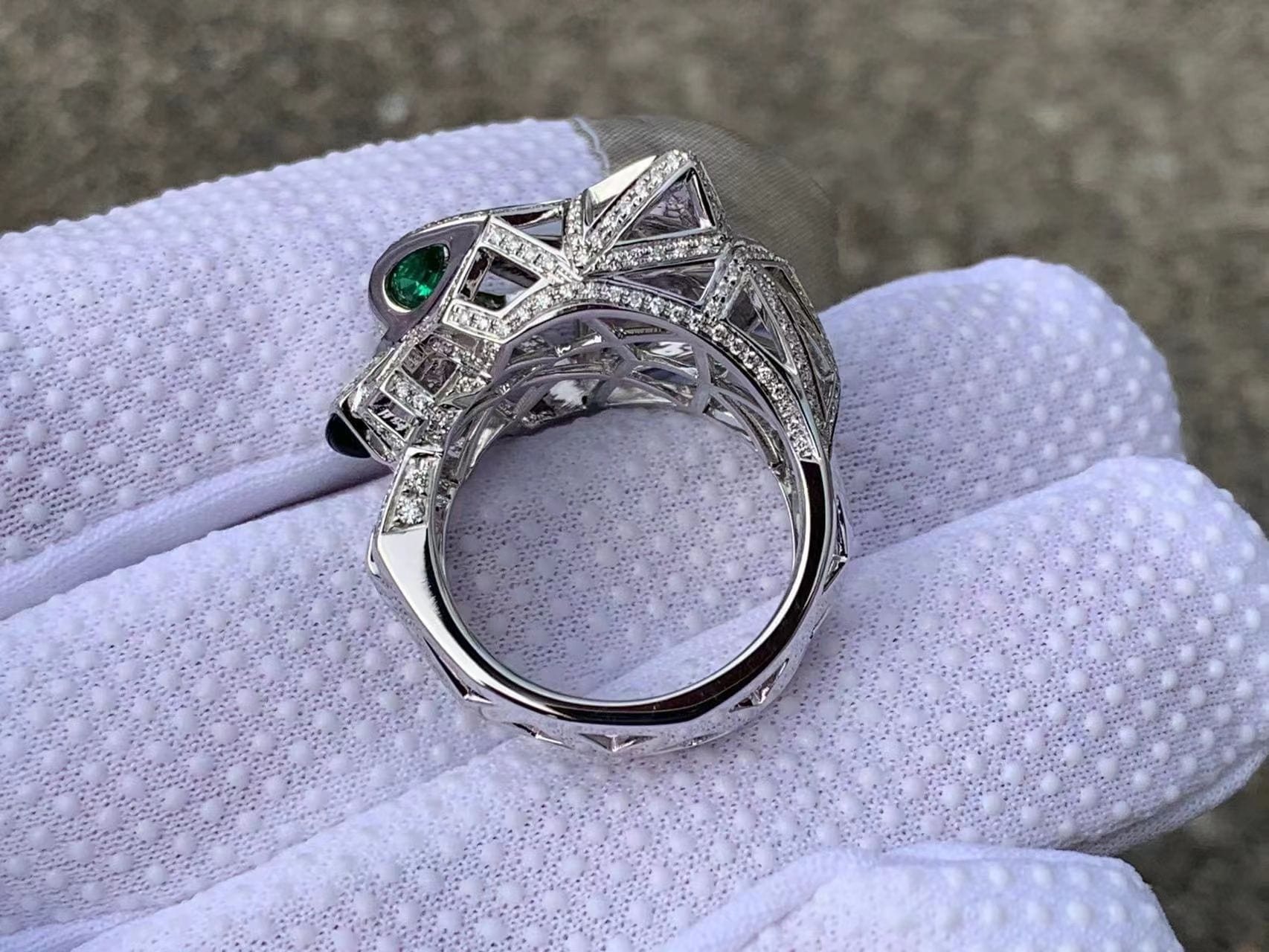cartier 18k white gold diamond emerald onyx panthere de cartier ring n4768000 2