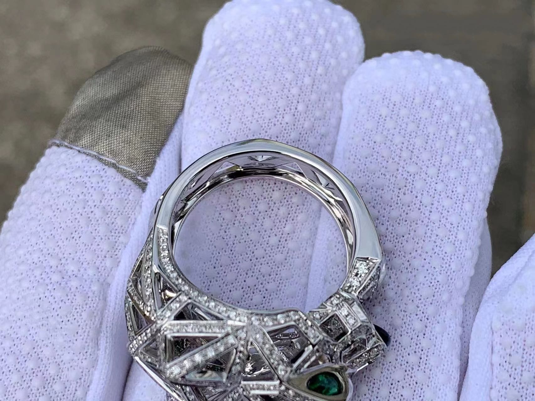 cartier 18k white gold diamond emerald onyx panthere de cartier ring n4768000 4