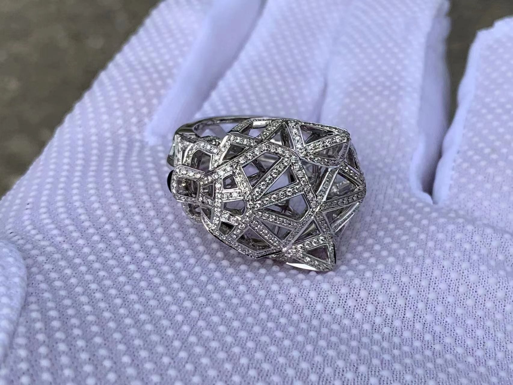 cartier 18k white gold diamond emerald onyx panthere de cartier ring n4768000 6