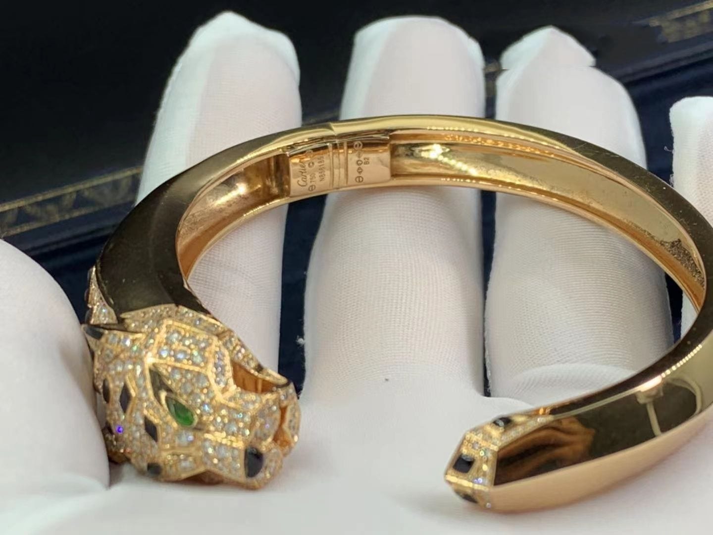 cartier 18k yellow gold diamonds emeralds onyx panthere de cartier bracelet n6035317 2