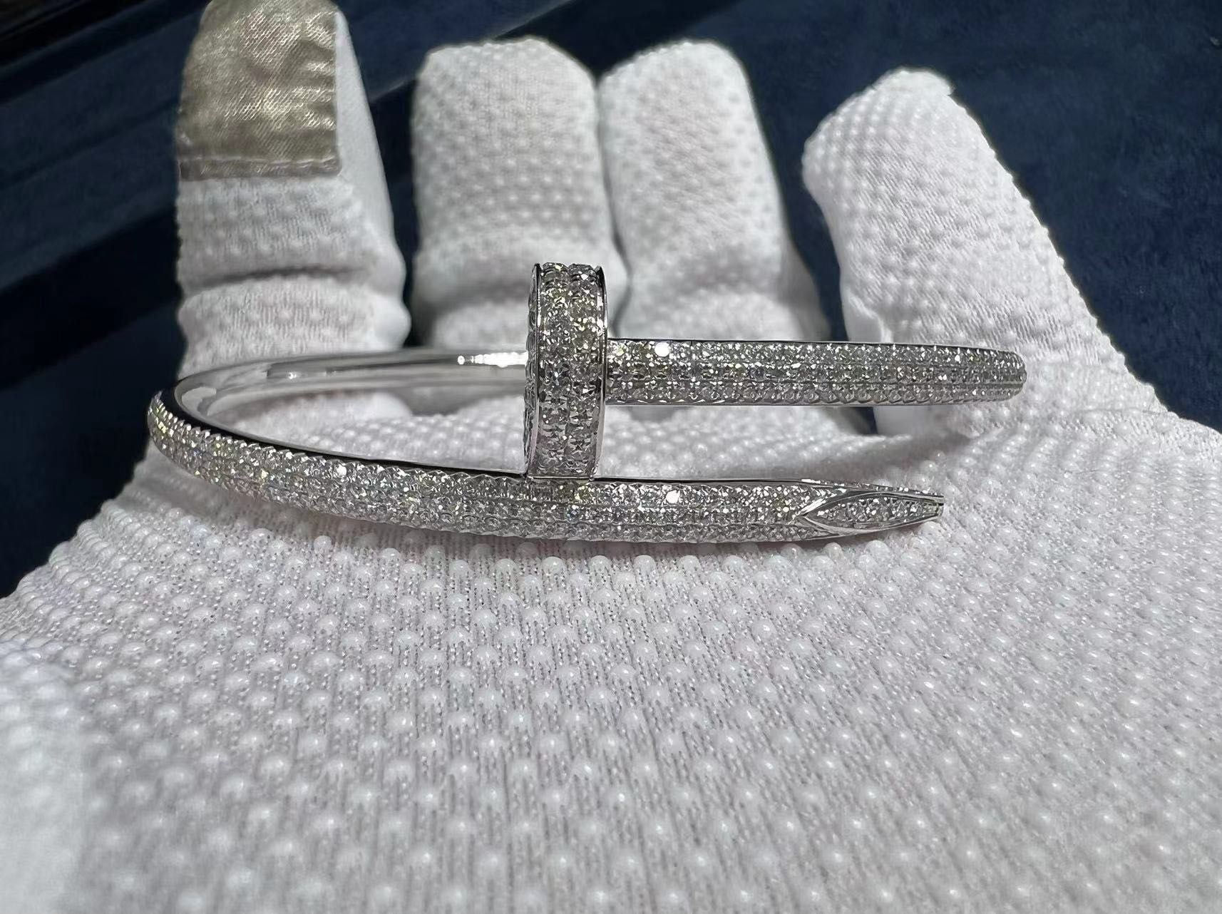 cartier classic 18k white gold diamond juste un clou bracelet n6707317 4