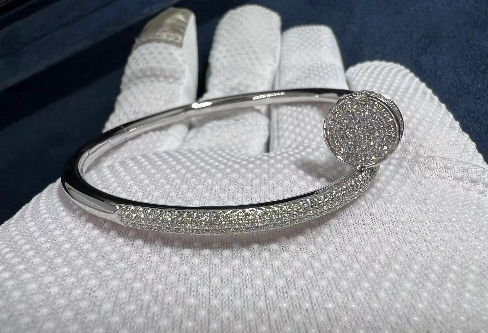 cartier classic 18k white gold diamond juste un clou bracelet n6707317 5