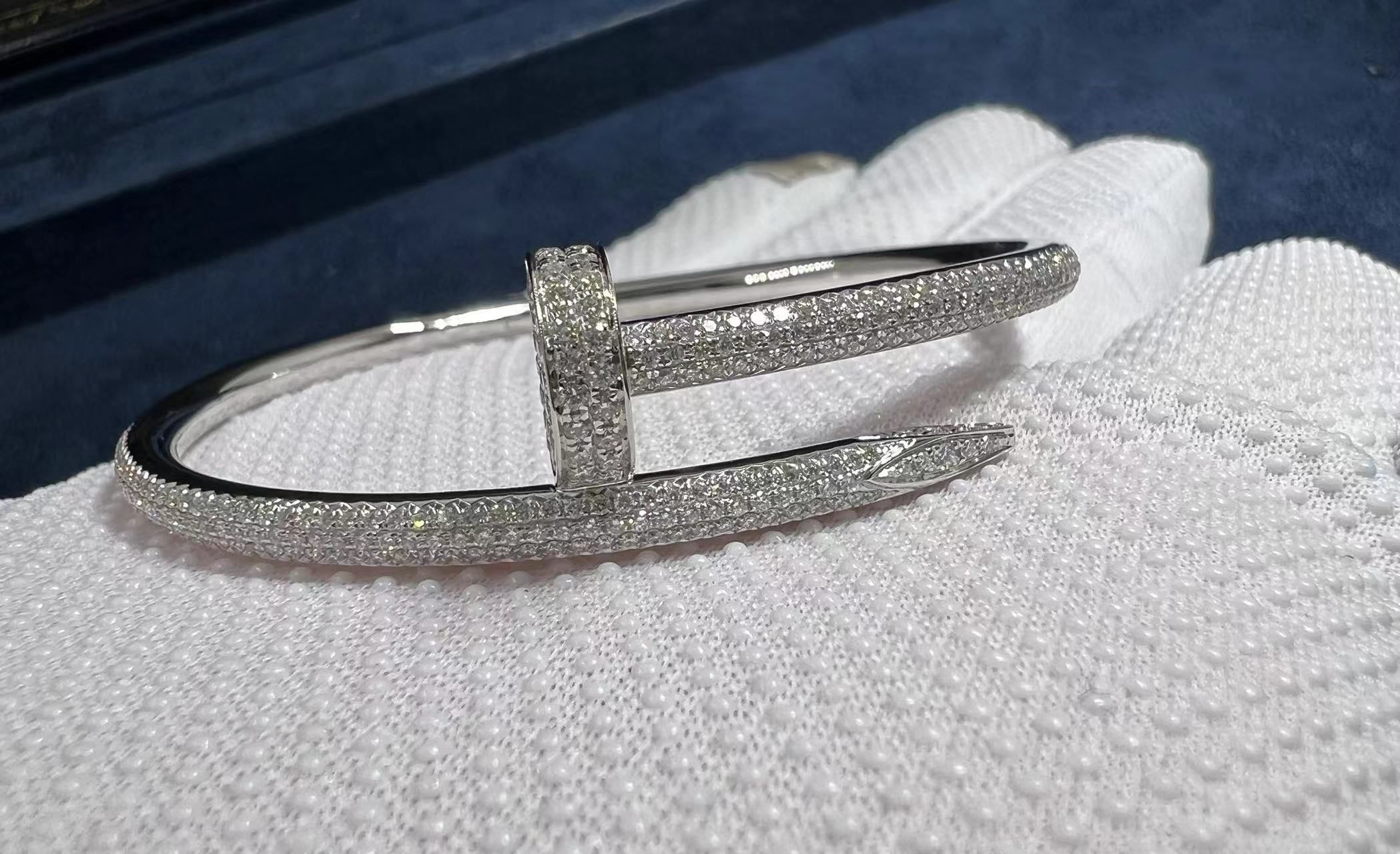 cartier classic 18k white gold diamond juste un clou bracelet n6707317 6