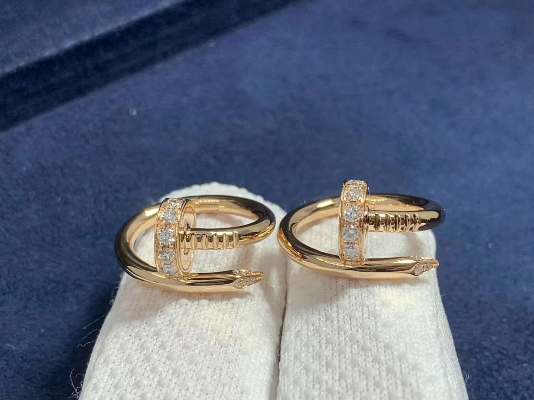 cartier juste un clou cufflinks in 18k rose gold with diamonds og000236 1