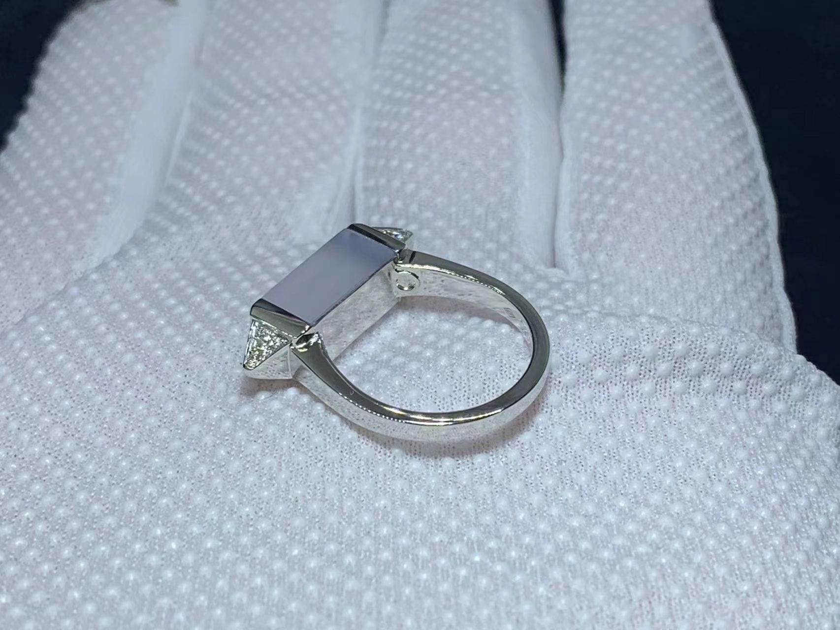 cartier les berlingots de cartier 18k white gold blue chalcedony diamond ring b4234800 6