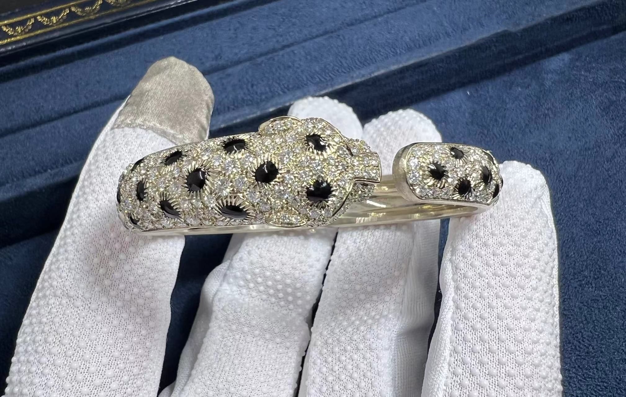 cartier panthere de cartier bracelet in 18k white gold with 225 diamonds n6715617