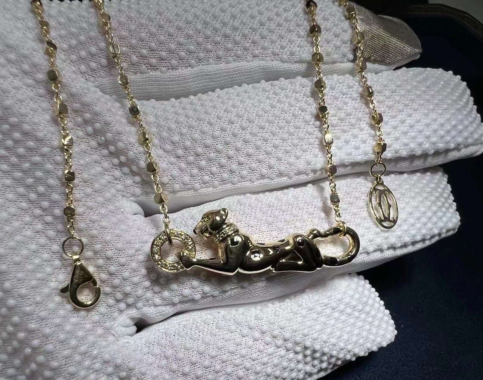 cartier panthere de cartier diamond tsavorite 18k yellow gold necklace b7224737 1