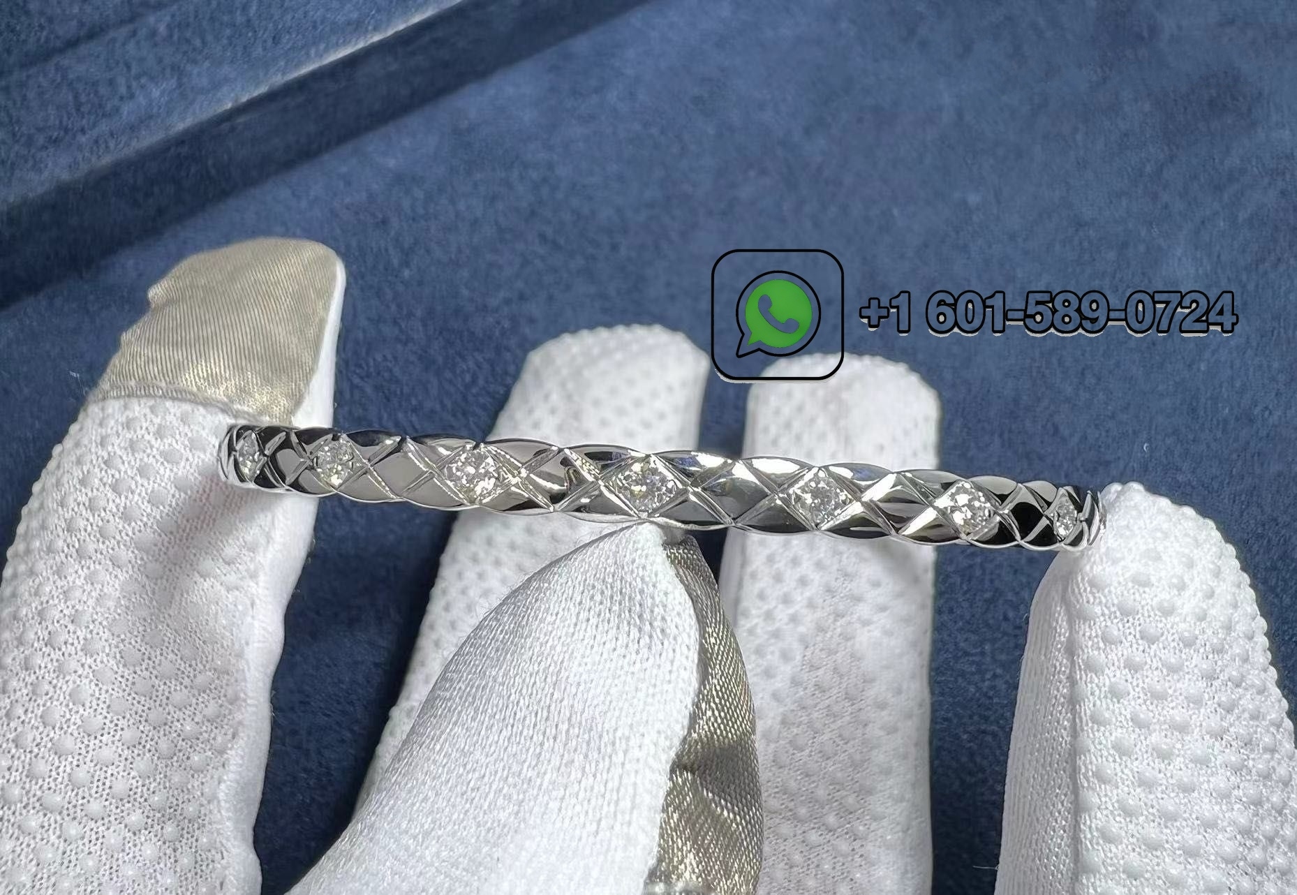 chanel 18k white gold diamond coco crush mini bangle 1