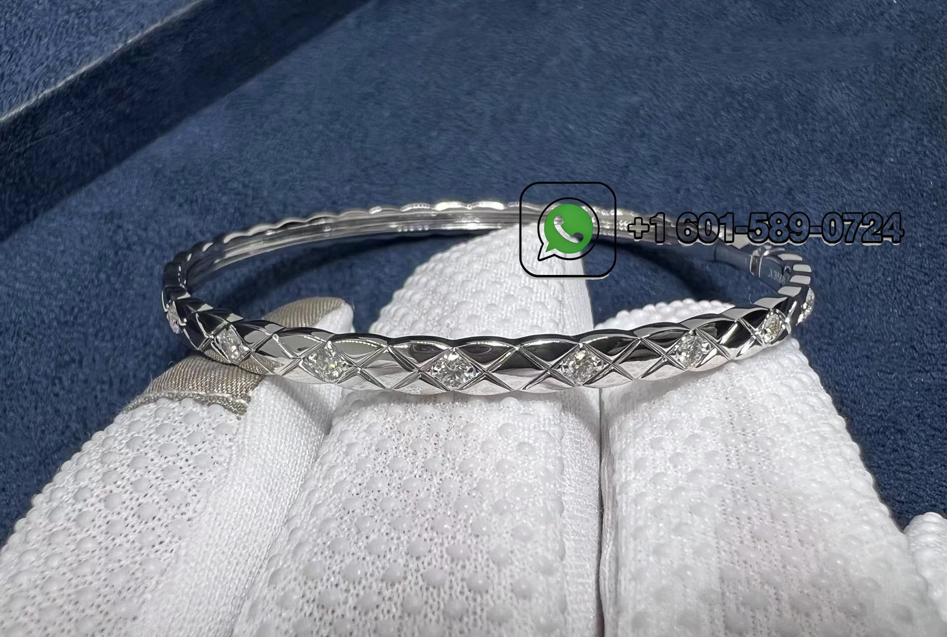 chanel 18k white gold diamond coco crush mini bangle 6