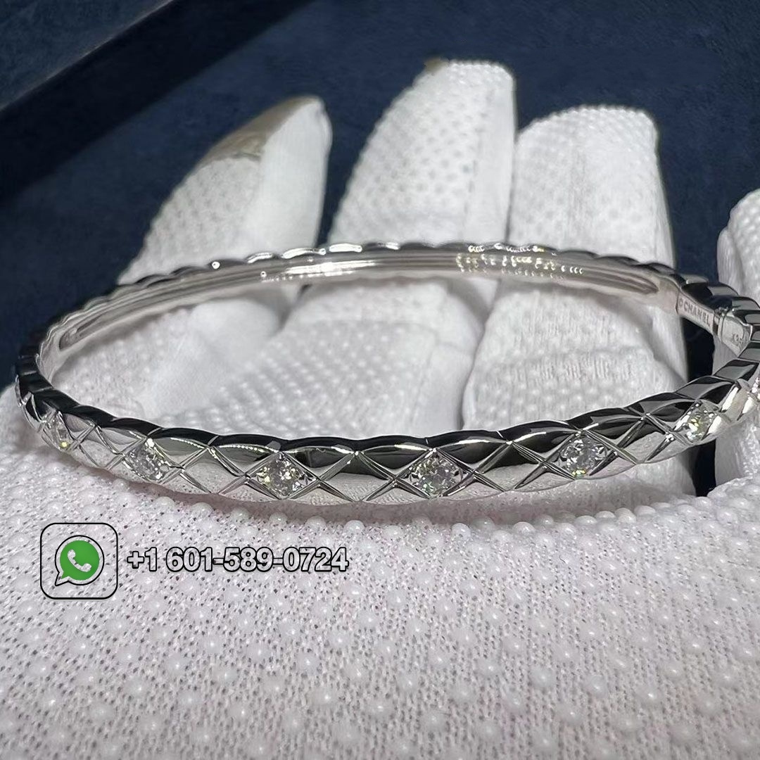 chanel 18k white gold diamond coco crush mini bangle