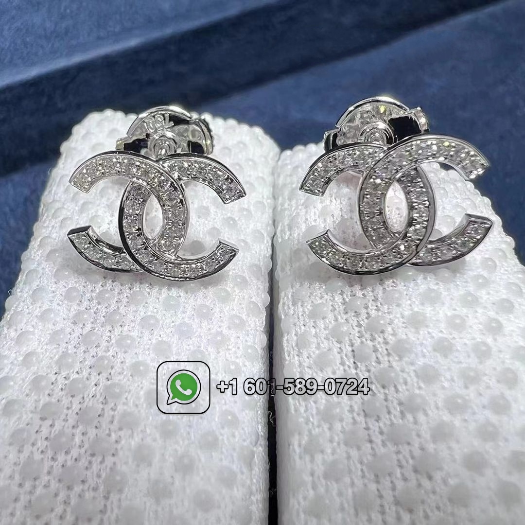 chanel cc logo small version 18k white gold diamond earrings