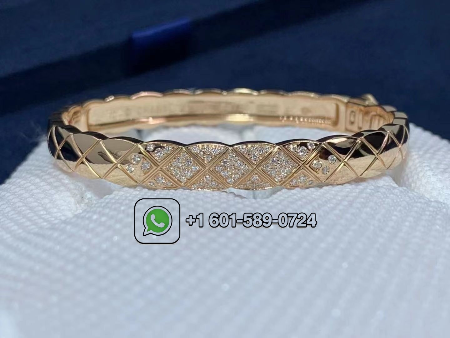 chanel coco crush bracelet quilted motif 18k beige gold diamonds j11763