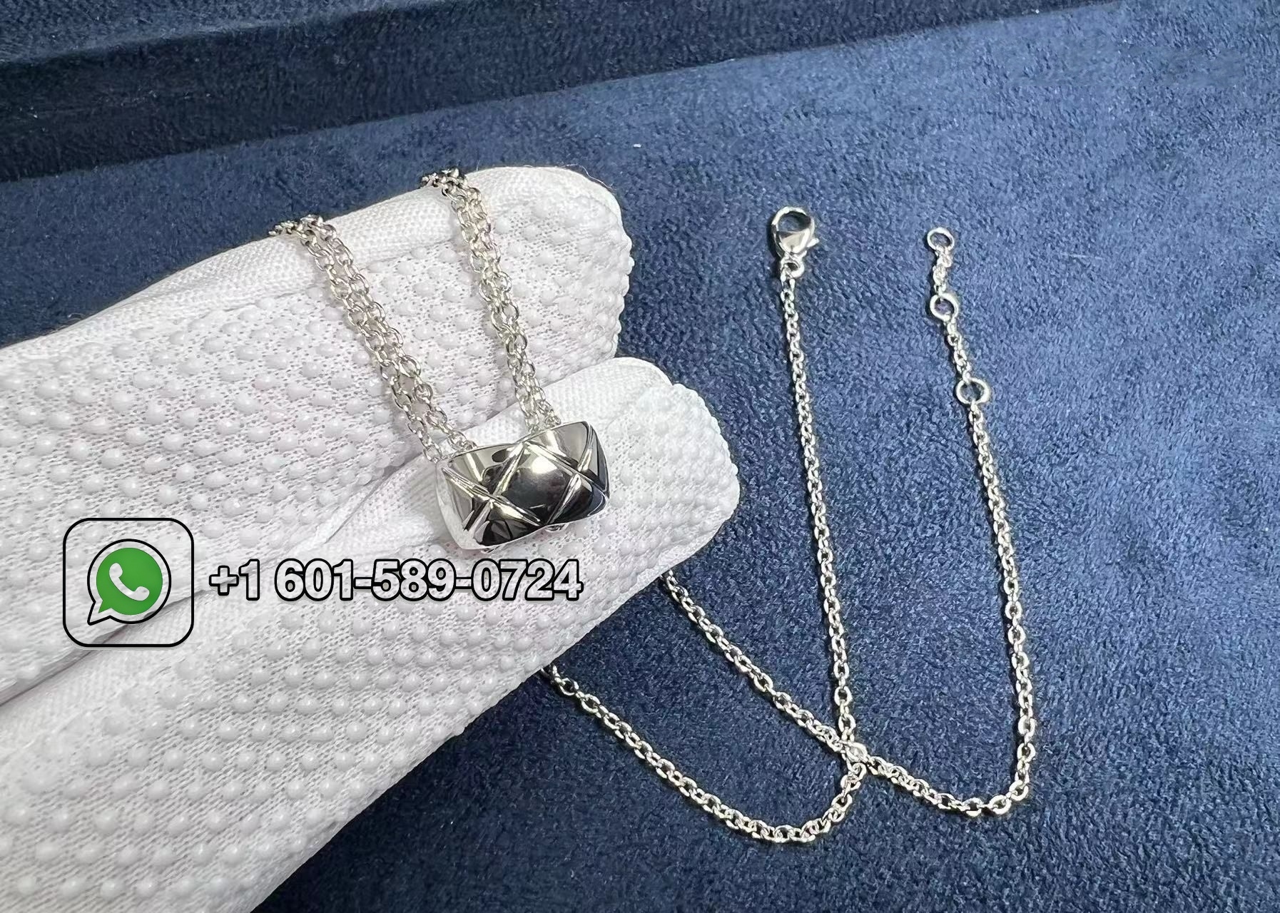 chanel coco crush necklace quilted motif 18k white gold 3