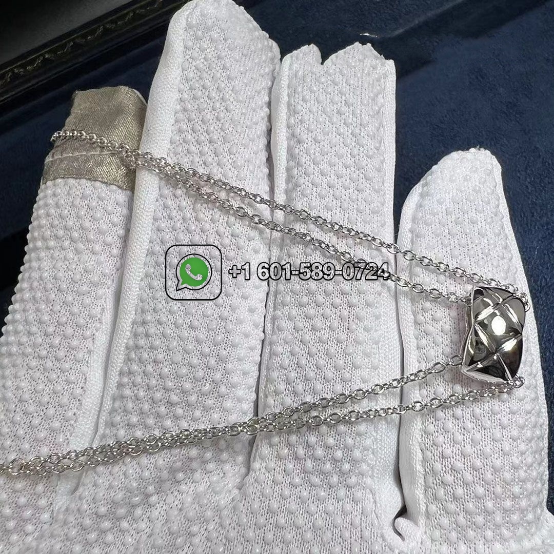 chanel coco crush necklace quilted motif 18k white gold