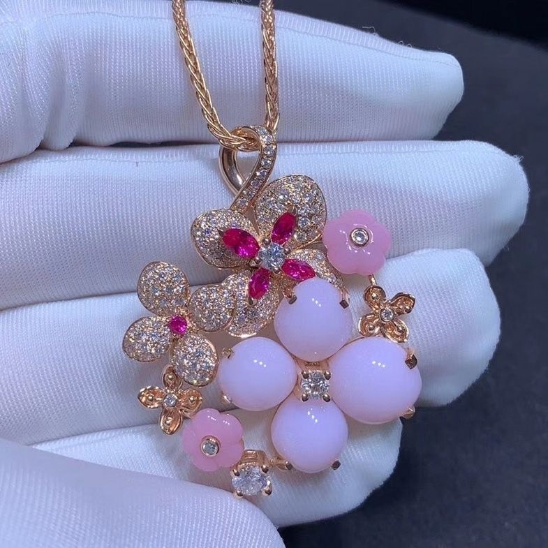 chaumet hydrangea 18k rose gold pink dawn pendant necklace 082782