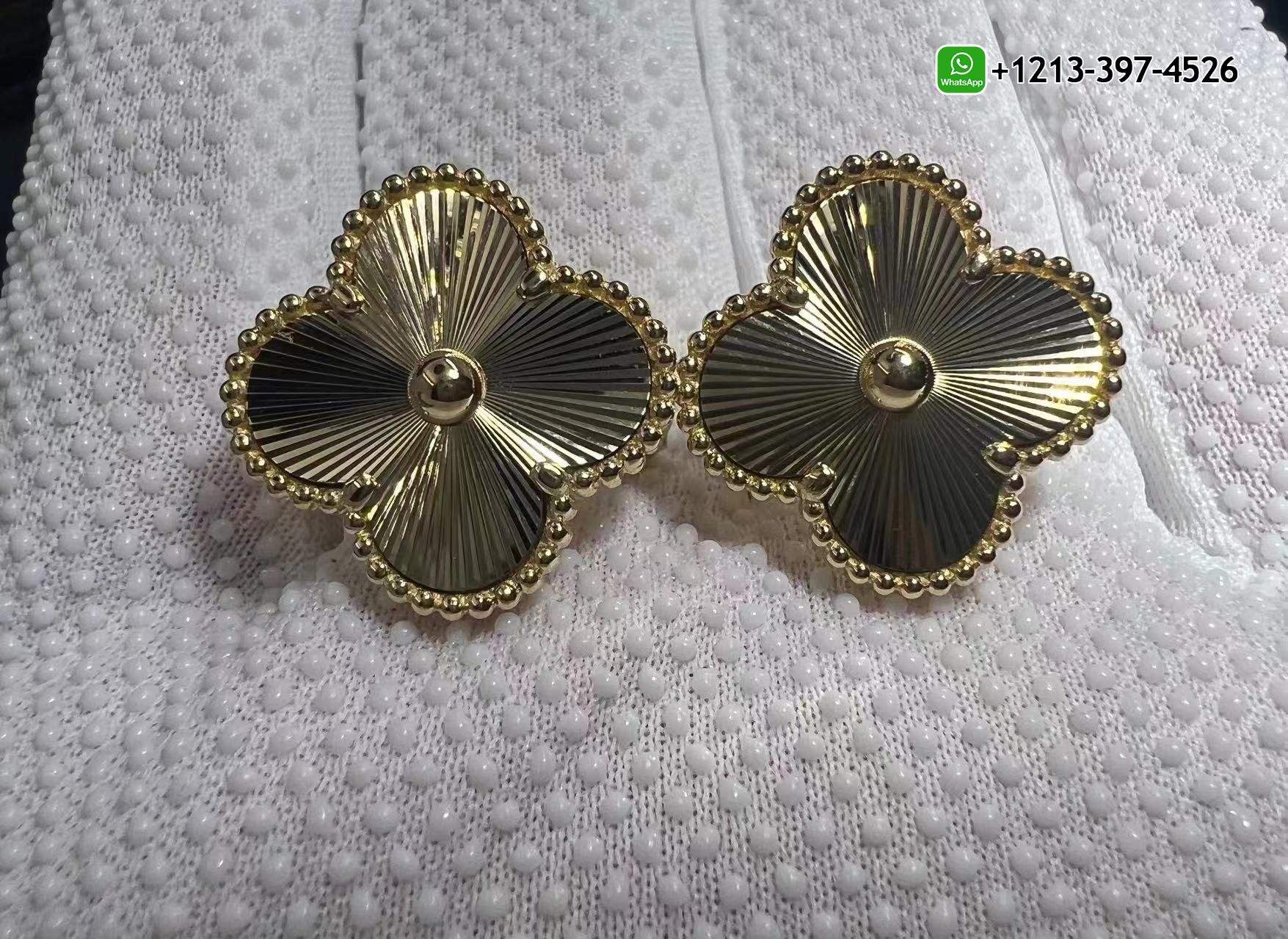 Custom-Van-Cleef-Magic-Alhambra-Guilloche-18K-Yellow-Gold-Earrings-5.jpg 1:1 Best Quality Cheap Van Cleef Magic Alhambra Guilloché 18K Yellow Gold Earrings - High Quality 18k Gold and Diamond Luxury Distinctive Collection Designer Jewelry Customized Factory Price - Image 6