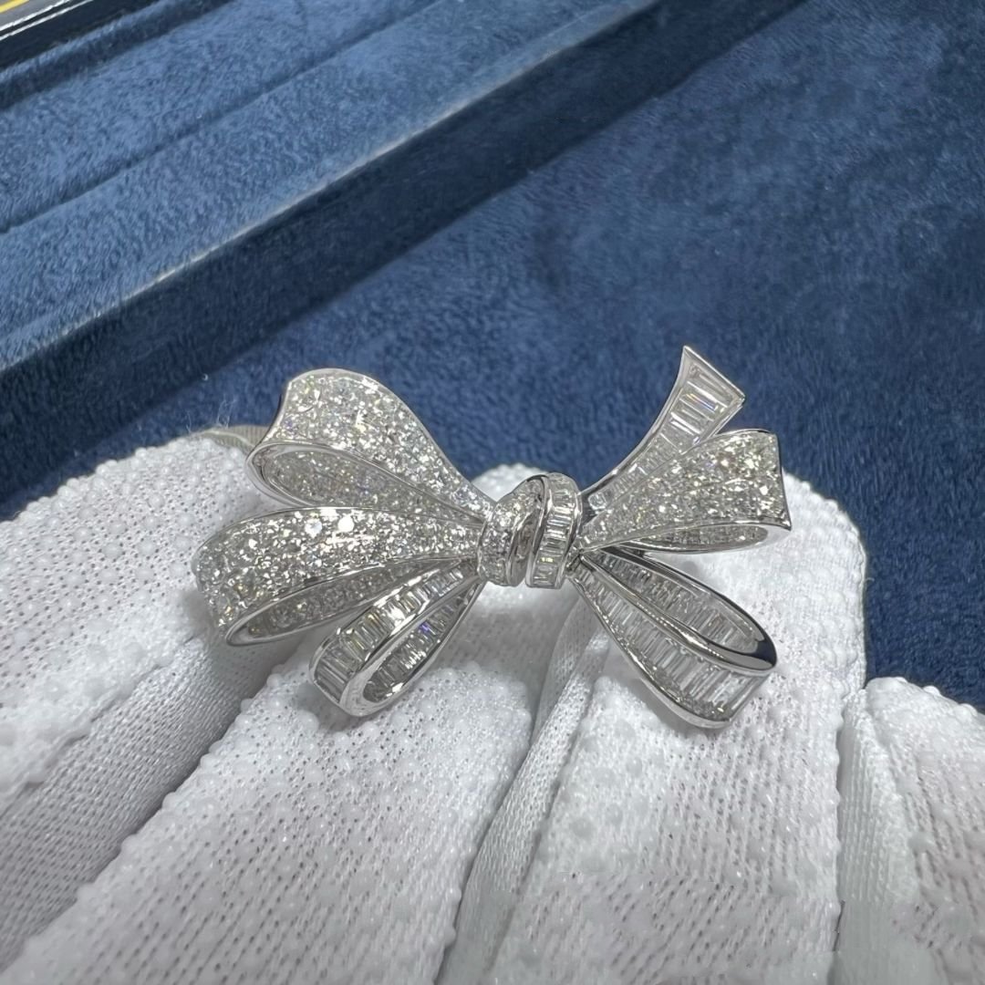 graff tildas bow double knot diamond 18k white gold ring rgr594